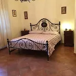 Oda ve Kahvaltı Le Querce 3*