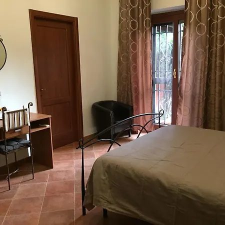 Le Querce ベッド・アンド・ブレックファスト Le Rughe